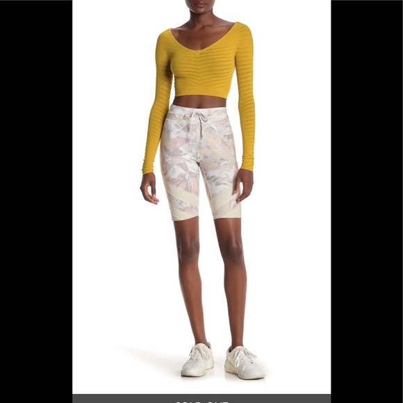 Free People - Picture 2 of 6